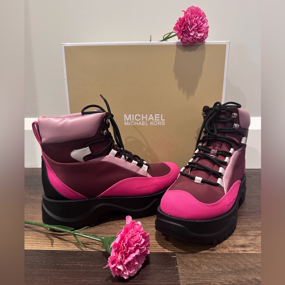 💕🥾 IN BOX! Michael Kors Dupree Hiker  platform boot 8.5 - pink, merlot